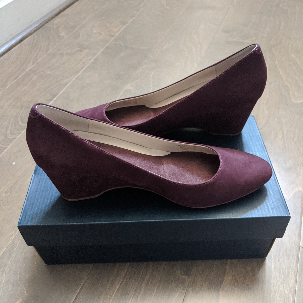 Cole Has suede wedge heels!